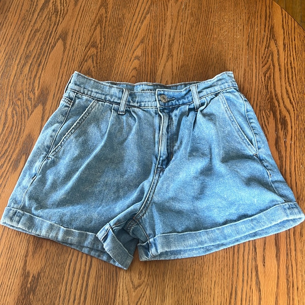 American Eagle mom short